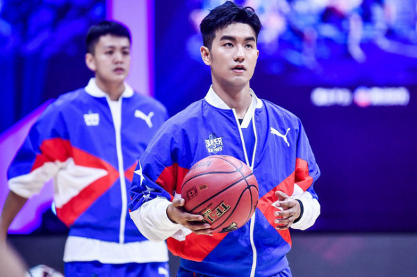 佛系主唱于湉篮球赛上演最强防守,太圈粉了