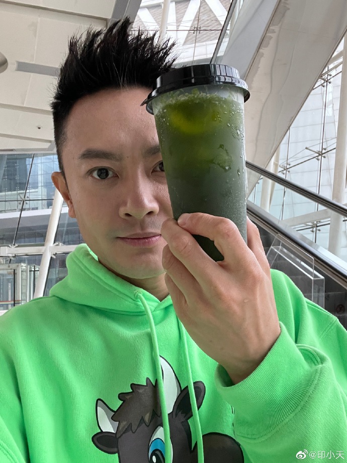 印小天晒照感谢张大大送饮料,实在是太好看了!