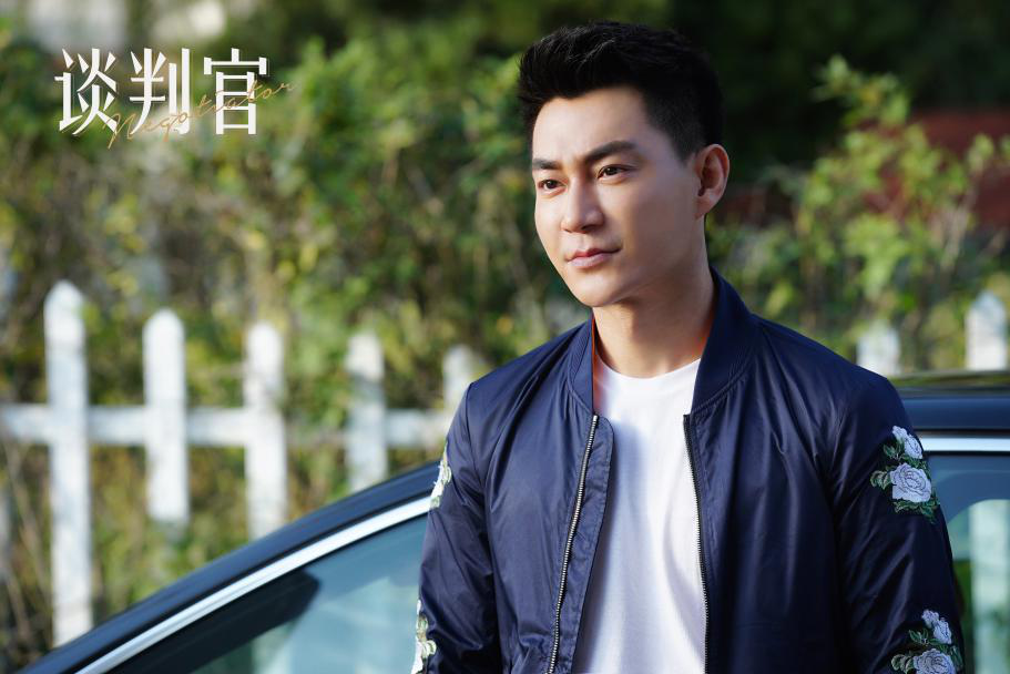 《谈判官》型男风格“纶” 男神赵楚纶的养成