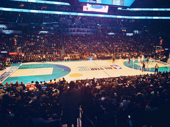 杨政、麻昊天现身NBA全明星赛 观赛文化交流两不误